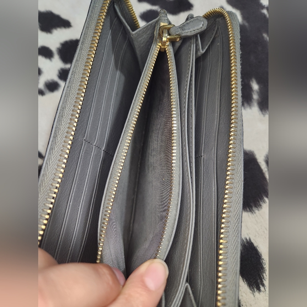 Preloved Prada Vitello Grain Leather Wallet - Picture 11 of 15